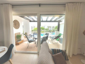 Modern Bright Two Bedroom Apartment With Pool Views - CO1022LT